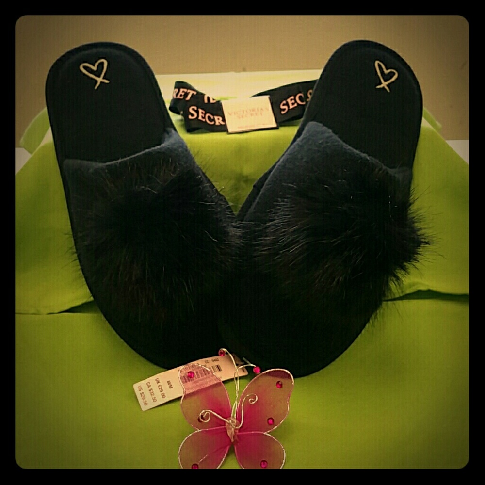 Victoria's Secret Pom Pom Slipper 11004 P4